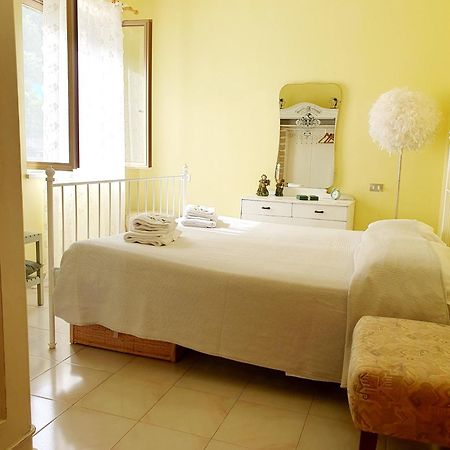 Casa Vacanze Rosy "Nel Verde" Palinuro Kültér fotó